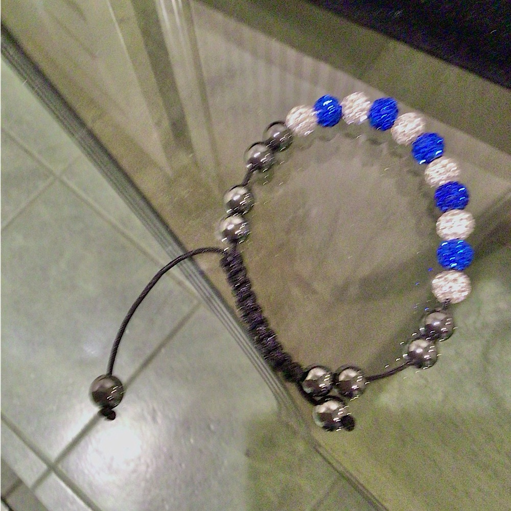 🛍️2 for $40🛍️NWOT blue&clear crystal with silver tone beads adjustable band
